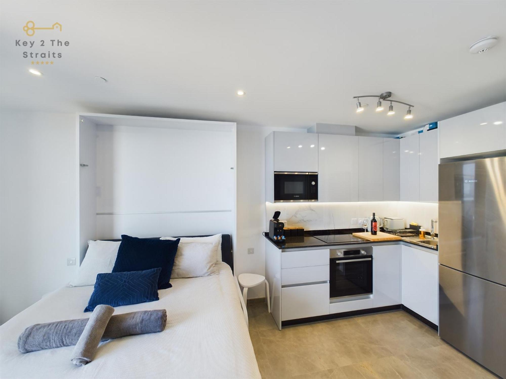 Luxury Sunrise Beach And Oceanview Room With Balcony Гибралтар Екстериор снимка
