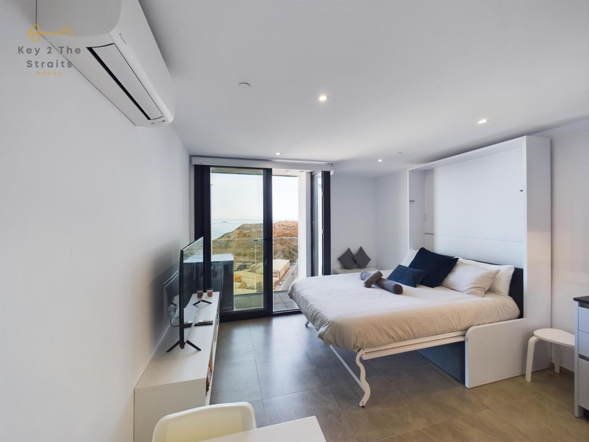 Luxury Sunrise Beach And Oceanview Room With Balcony Гибралтар Екстериор снимка