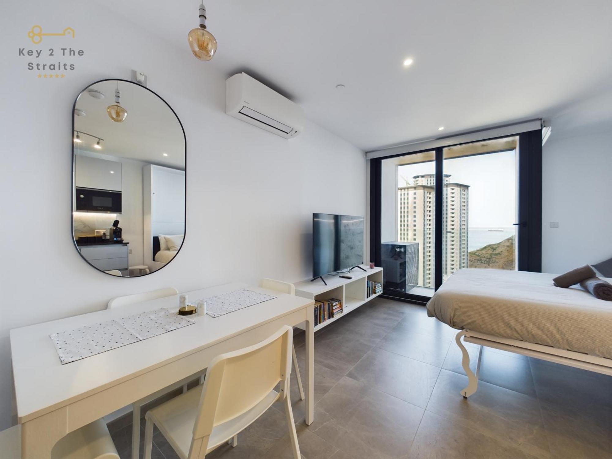 Luxury Sunrise Beach And Oceanview Room With Balcony Гибралтар Екстериор снимка