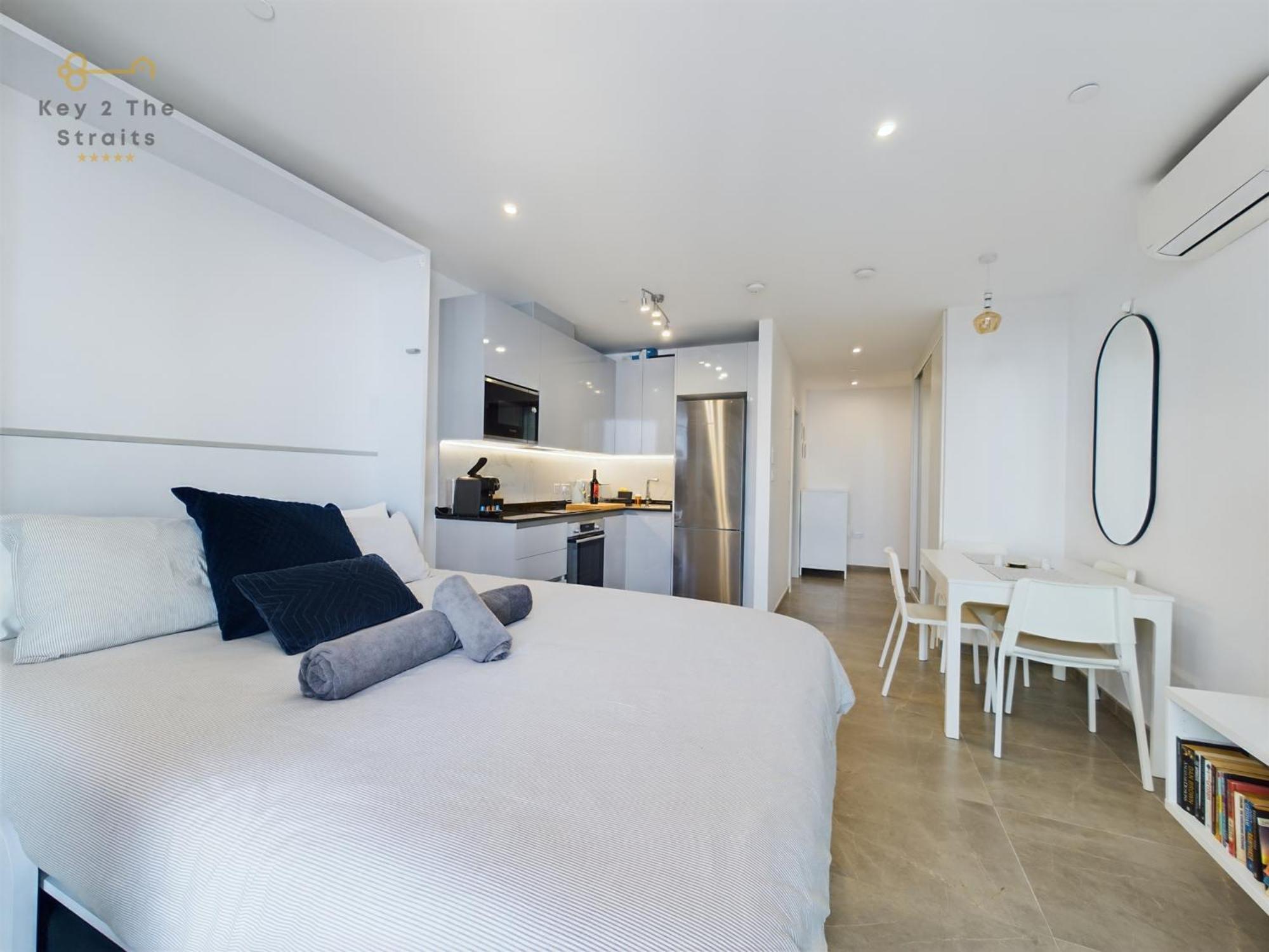 Luxury Sunrise Beach And Oceanview Room With Balcony Гибралтар Екстериор снимка